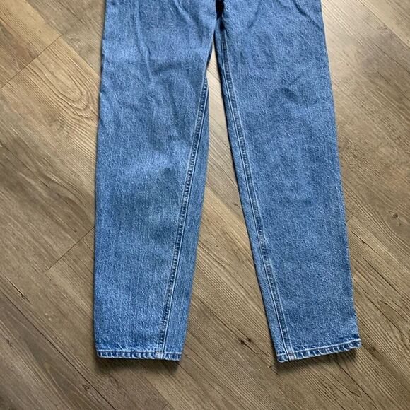 H&M Medium Wash High Rise Waisted Mom Jeans 0 Straight - Picture 3 of 9